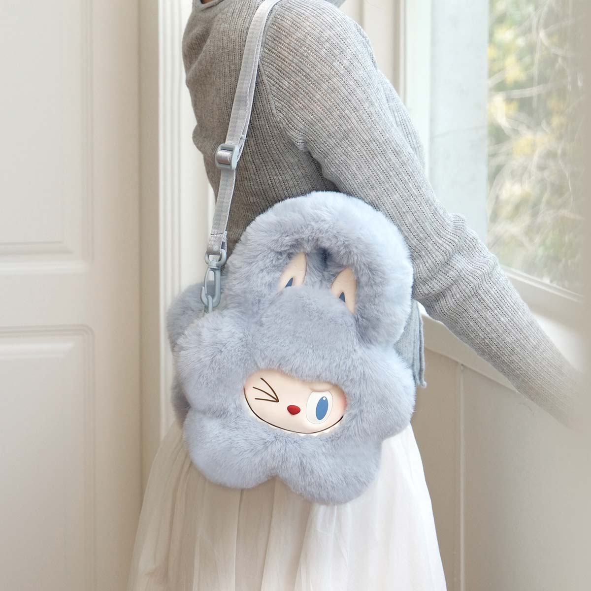 POP MART The monsters - Classic Series-Plush Doll Flower Bolsa Azul
