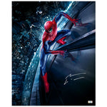 CELEBRITY AUTHENTICS - Andrew Garfield Autographed Amazing Spider-Man Cityscape 16×20 - FOTO